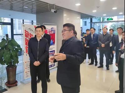 省教育厅张春生副厅长一行莅临我系调研指导影视传媒技术开发工作